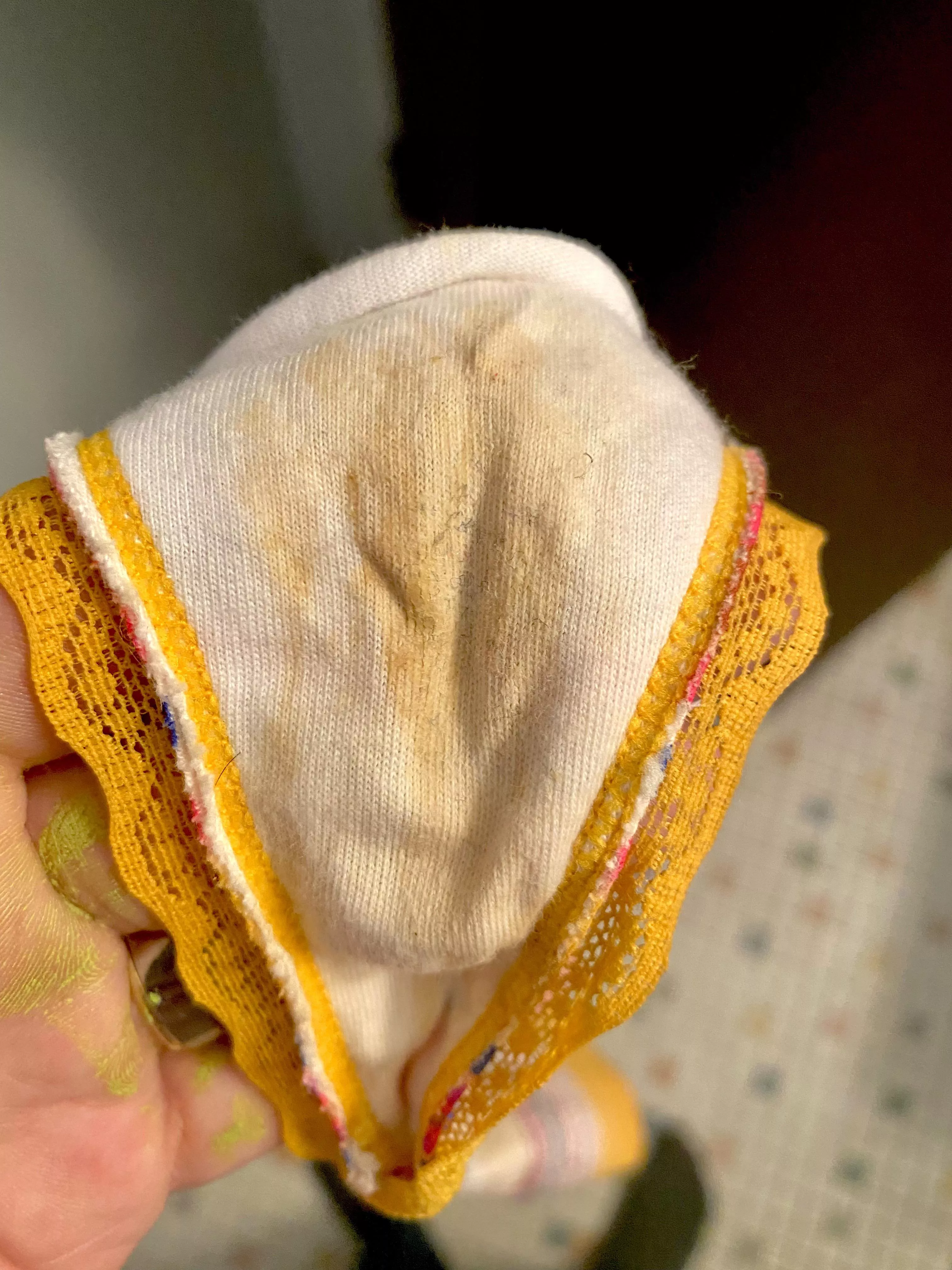 Yummy, Yummy 🤤 This pair is coming along nicely 😉 Just hot 3 day wear 😋 Ignore the spray paint 🎨 on my hands 😂 I had a project Lmao 🤣