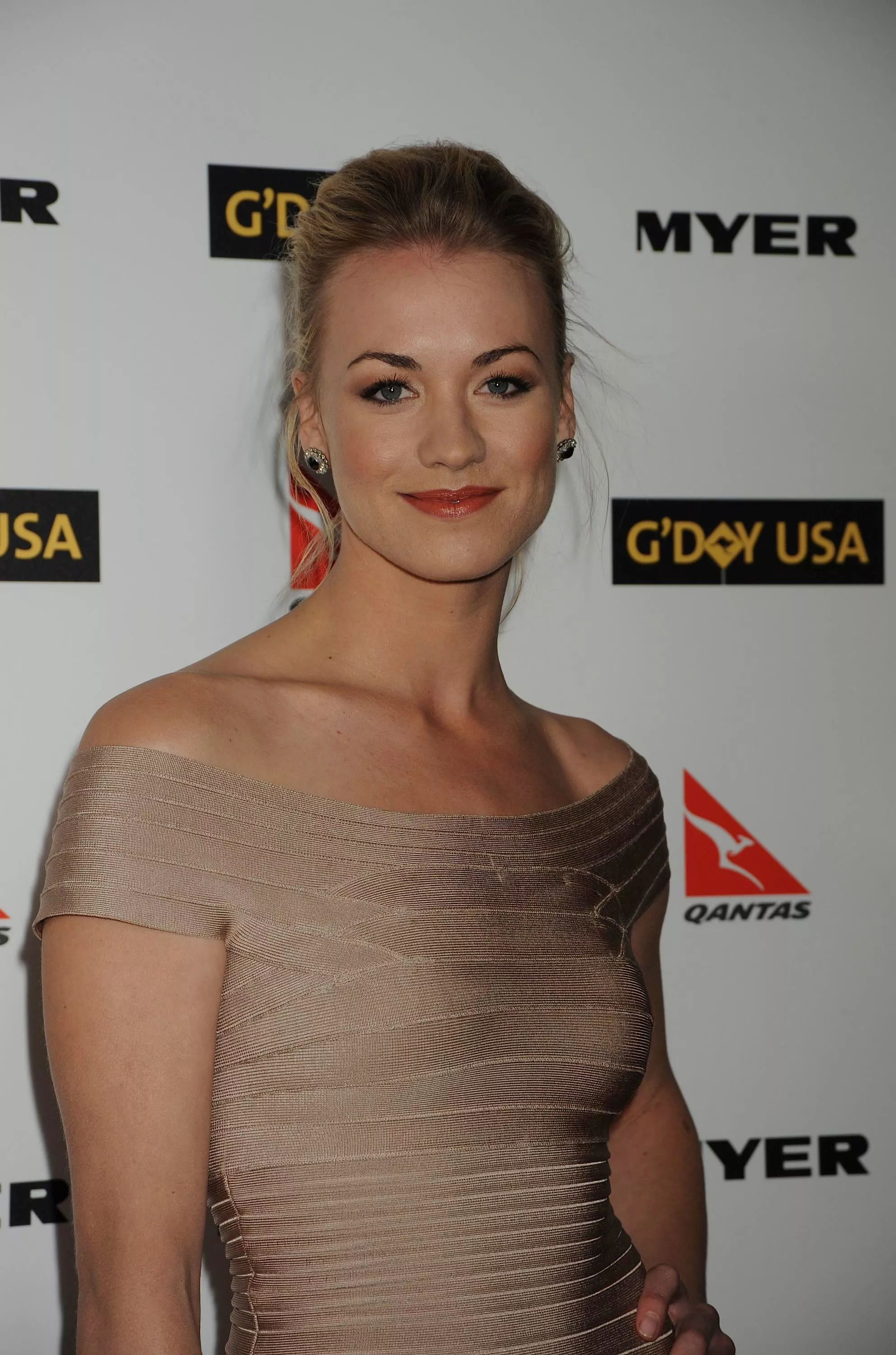 Yvonne Strahovski Yvonne Strahovski