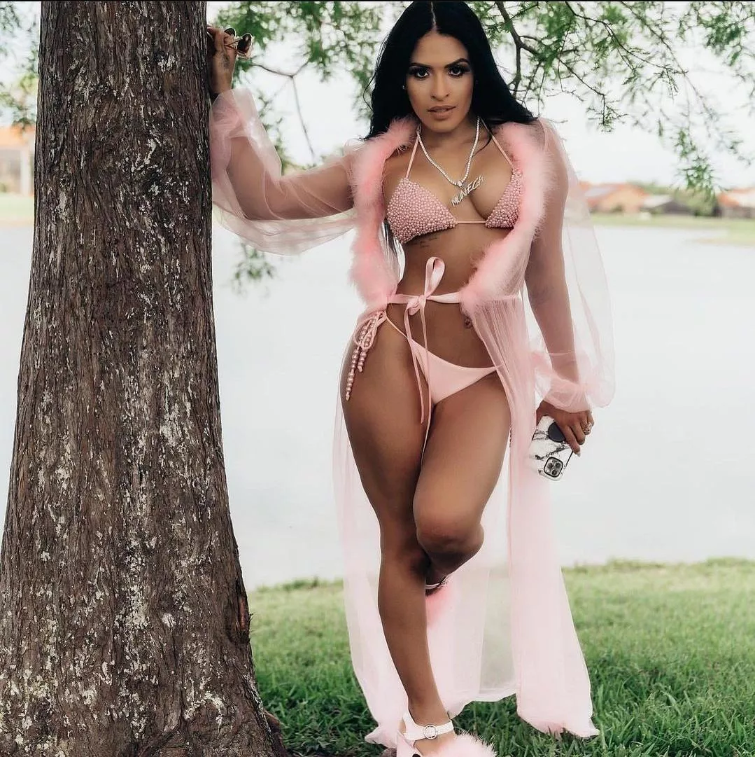 Zelina looks smoking hot Zelina looks smoking hot