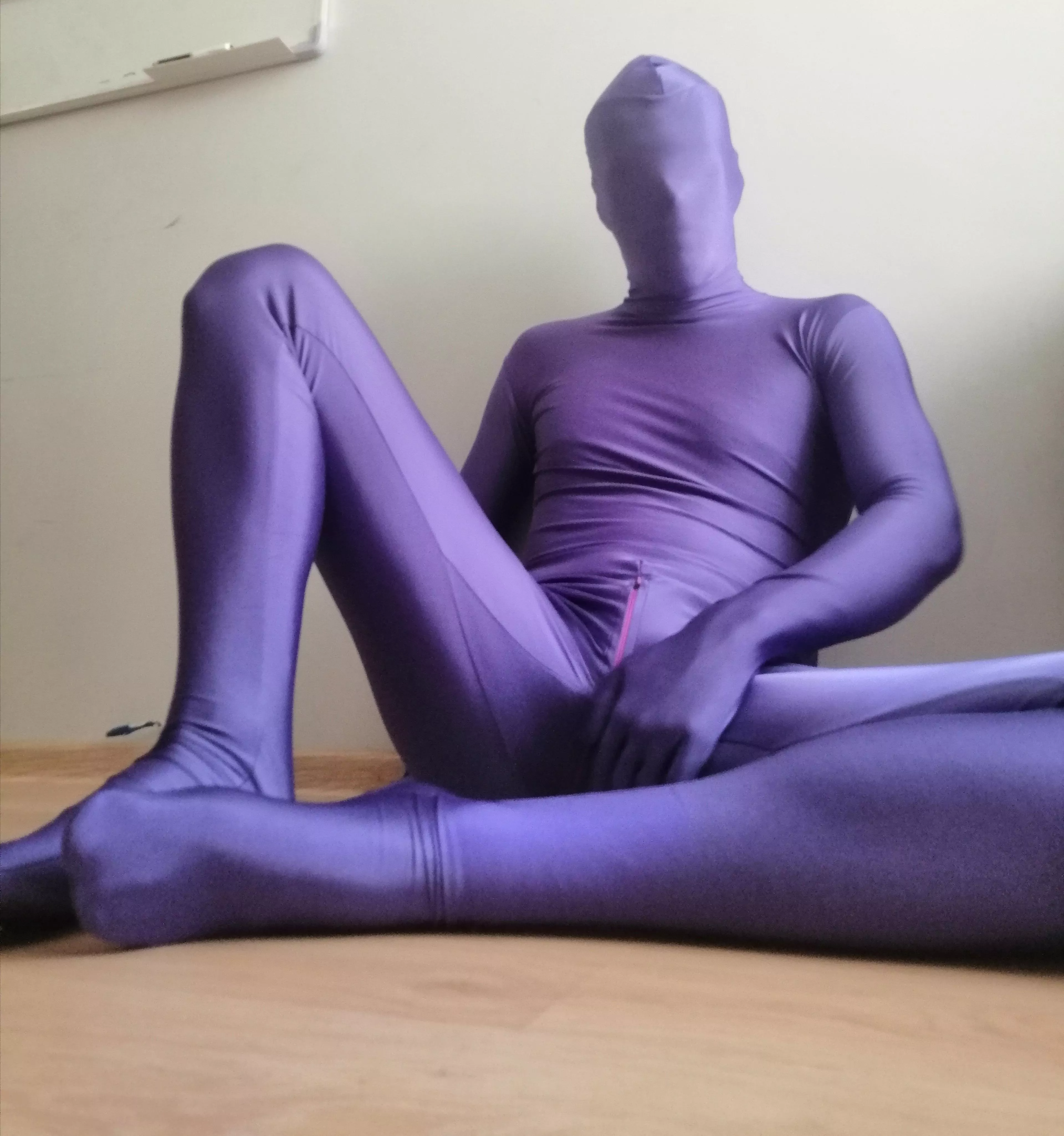 Zentai π Zentai π
