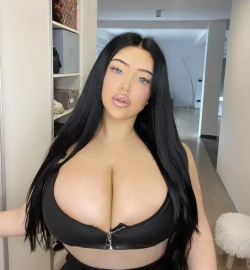 Zipper hanging in there