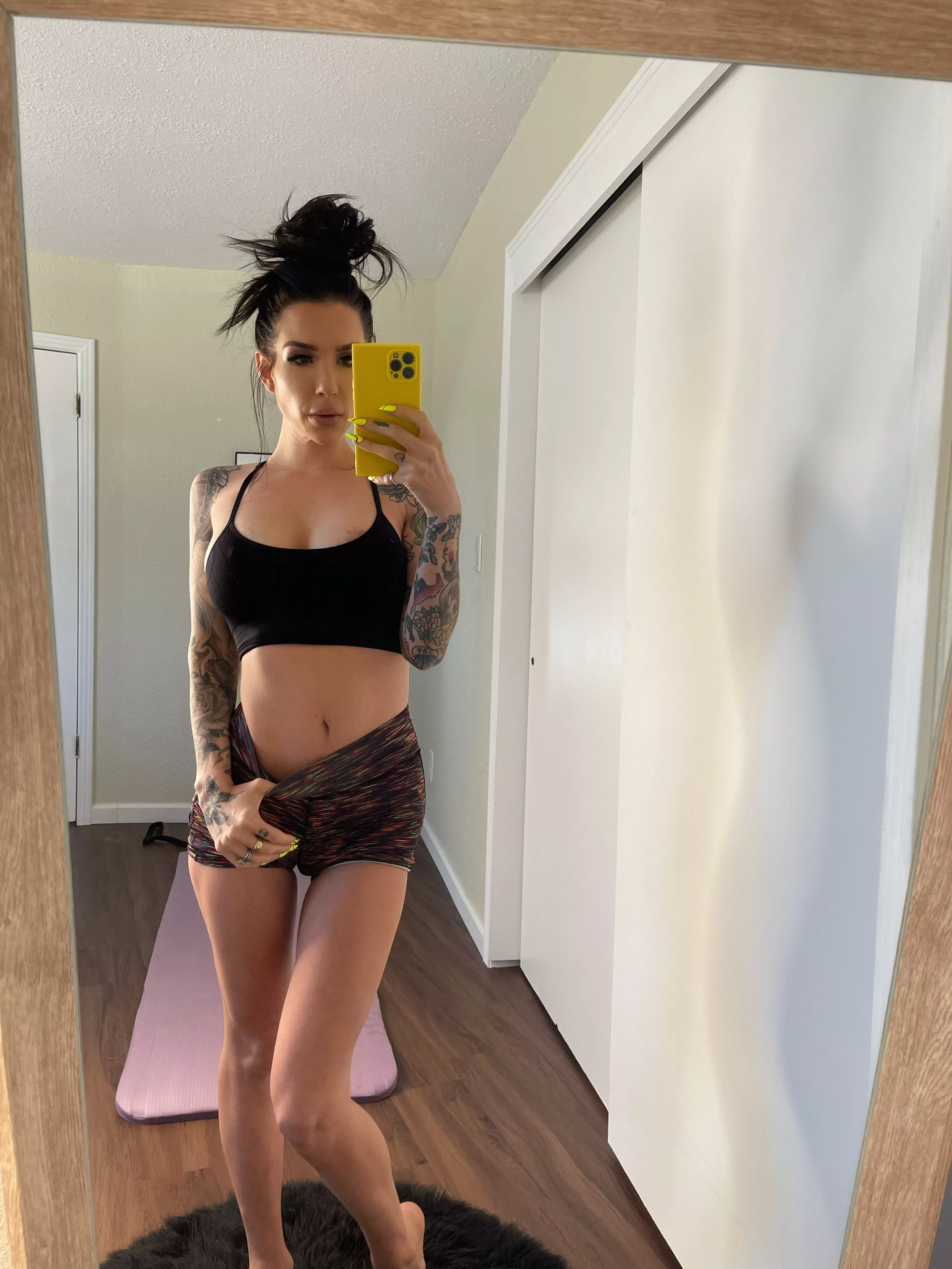 zoom in and find my camel??